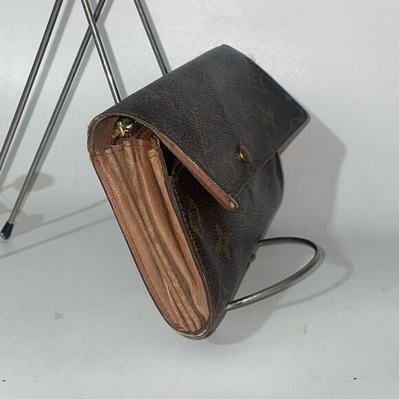 Authentic Louis Vuitton Monogram Sarah Wallet - Picture 4 of 13
